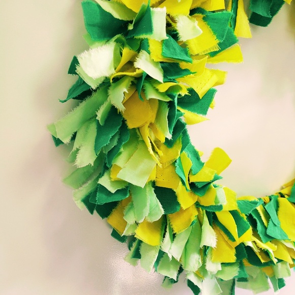 HANDMADE SHADES OF GREEN AND YELLOW FABRIC RAG WREATH SHABBY CHIC DOOR DECOR 18" - Picture 7 of 8